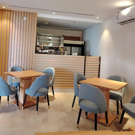 Hyatt Residence للشقق المخدومه-3